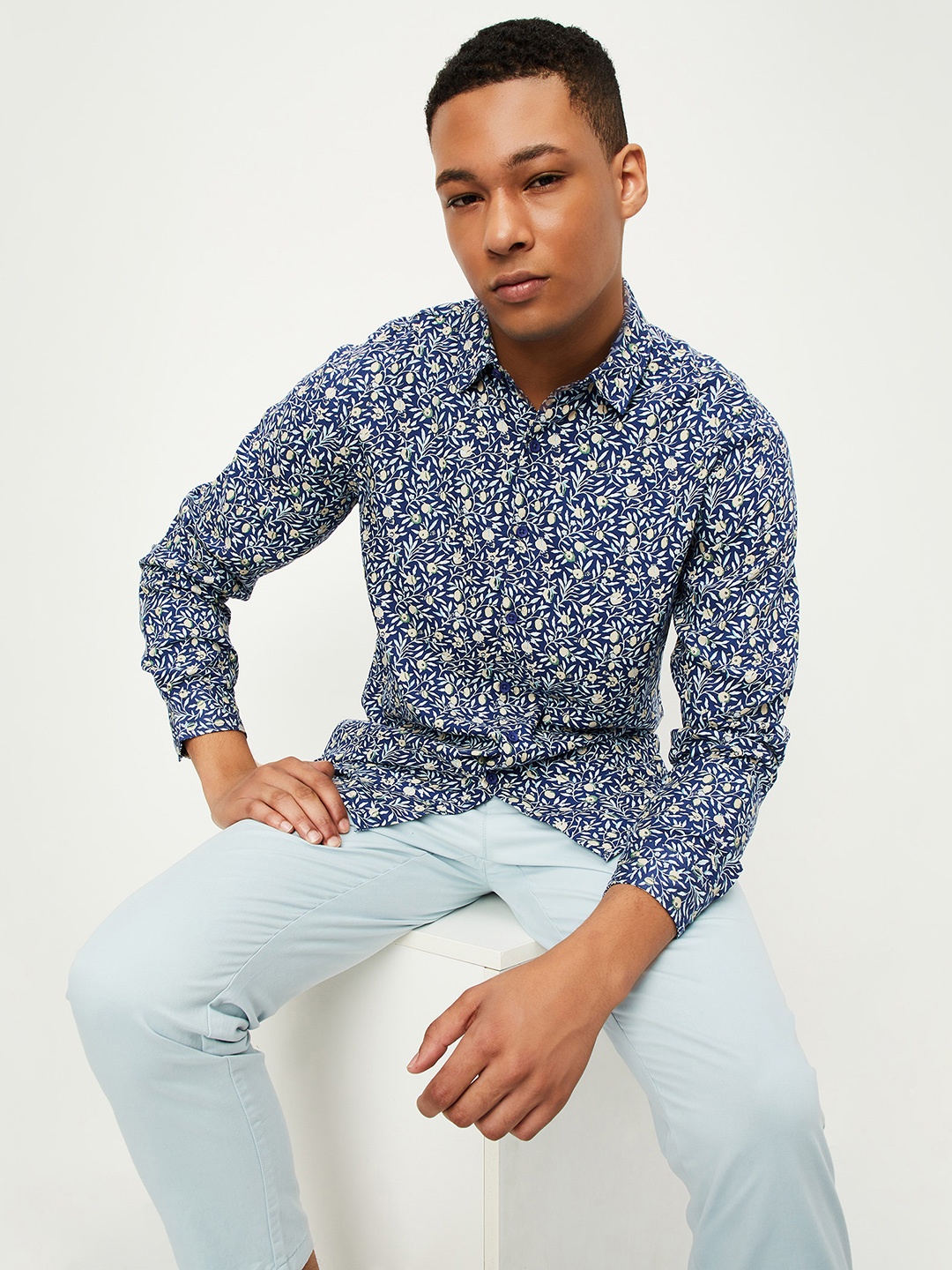 

max spread collar Long Sleeves Floral Printed Casual Shirt, Navy blue