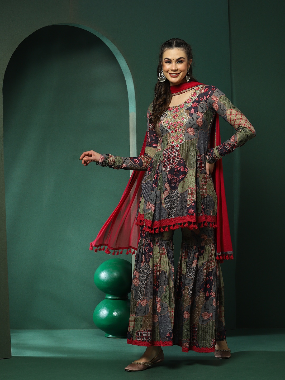 

AKS Couture Floral Printed Round Neck A-Line Kurta With Sharara & Dupatta, Navy blue