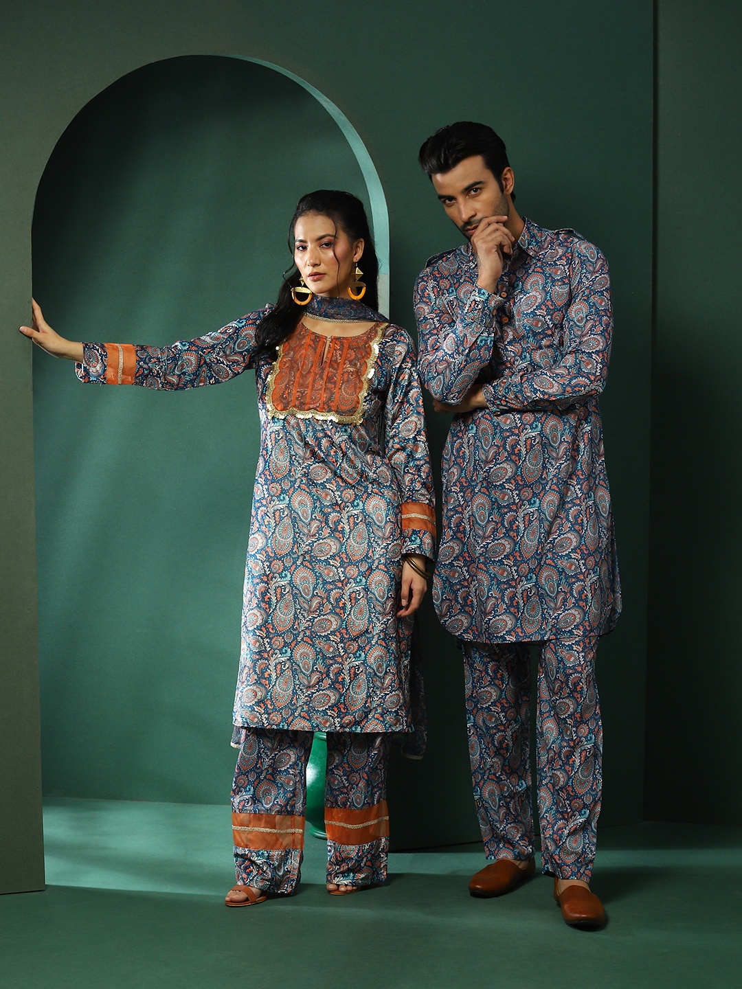 

AKS Couture Ethnic Motifs Printed Round Neck Velvet Kurta With Palazzos Dupatta, Blue