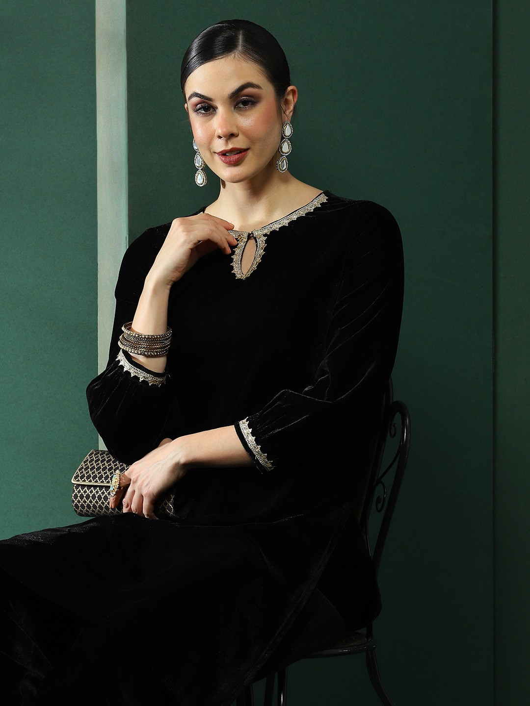 

AKS Couture Floral Thread Work Keyhole Neck Velvet Kurta With Salwar, Black