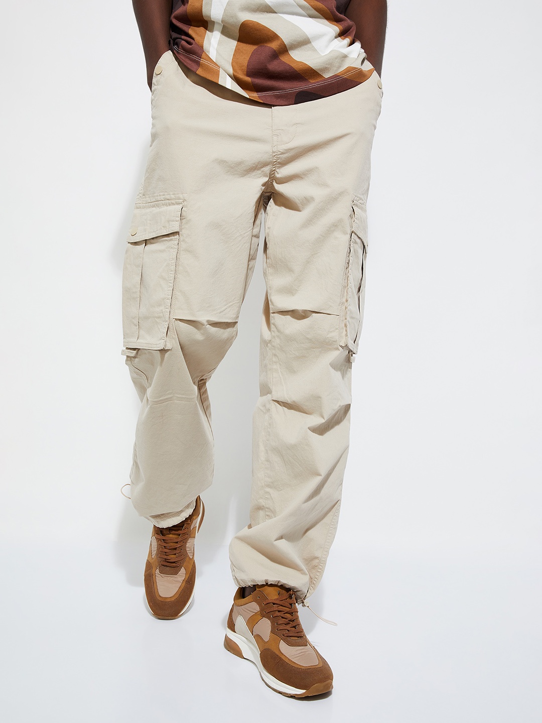 

max URB_N Mid-Rise Regular Fit Cotton Cargos Trousers, Beige