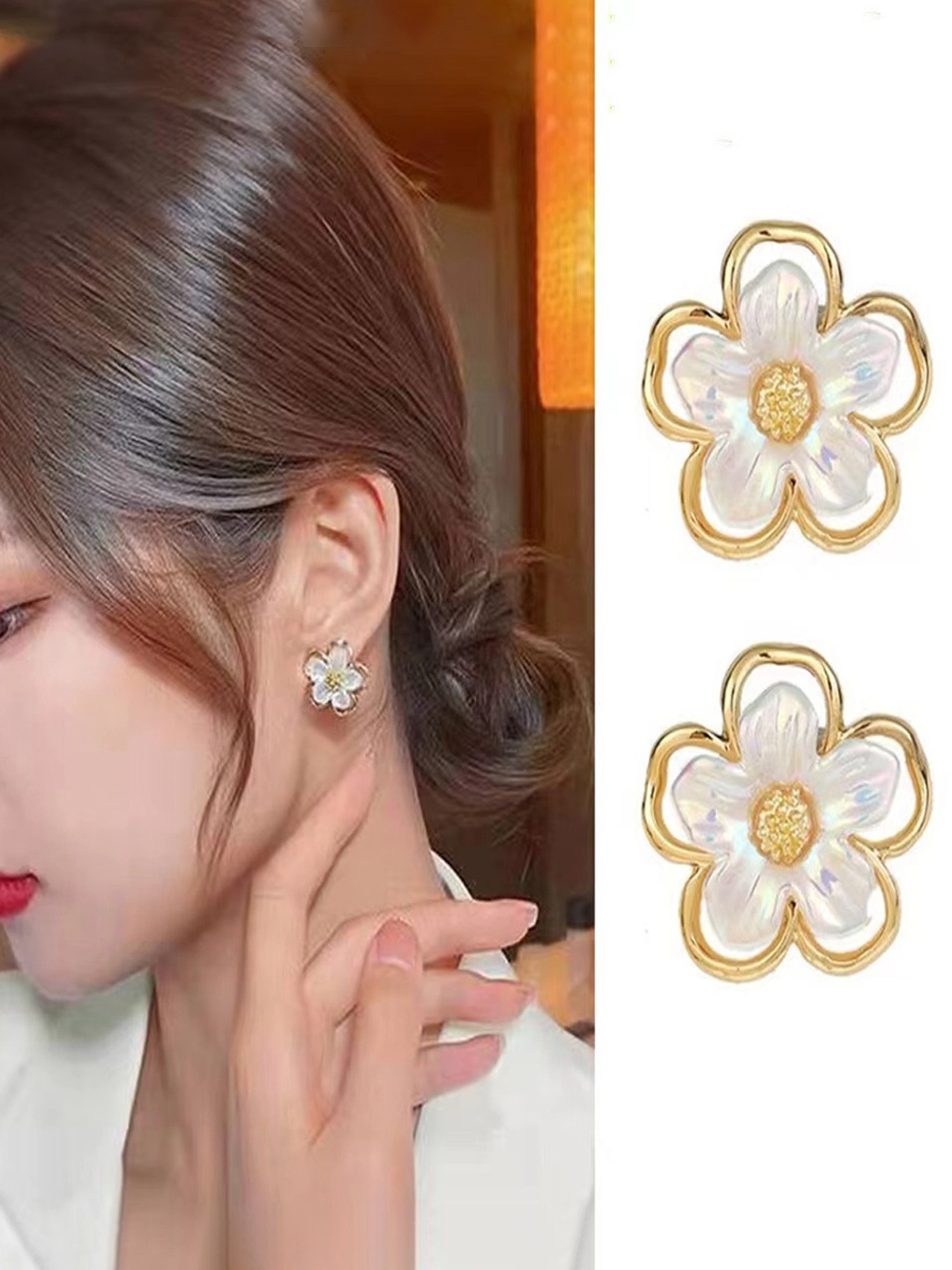 

VAGHBHATT Gold Plated Floral Studs Earrings, White