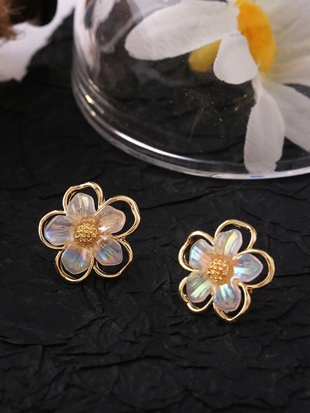 

FIMBUL Gold-Plated Floral Studs Earrings