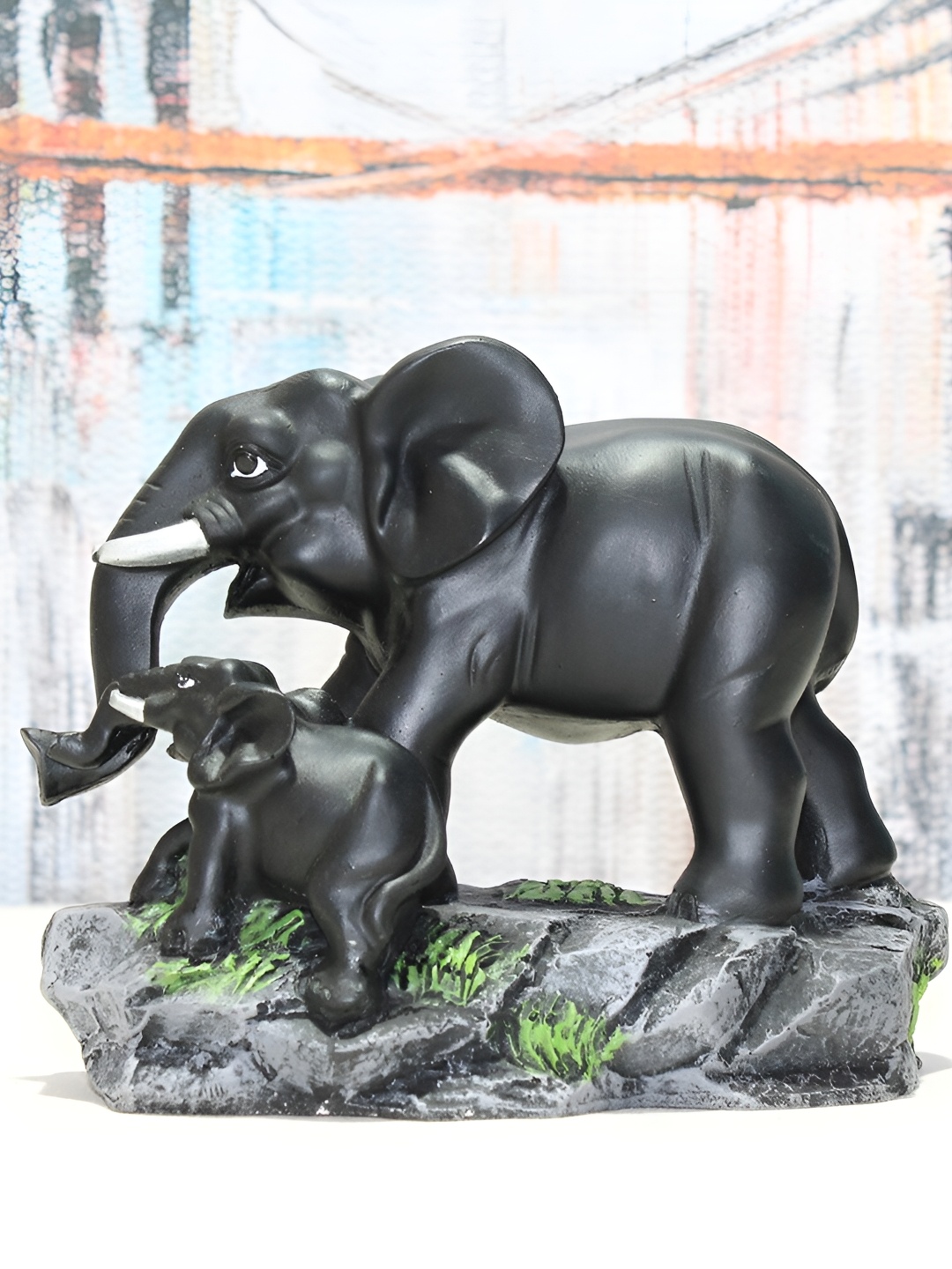 

Vikarafty Black & Green Birds and Animals Showpiece