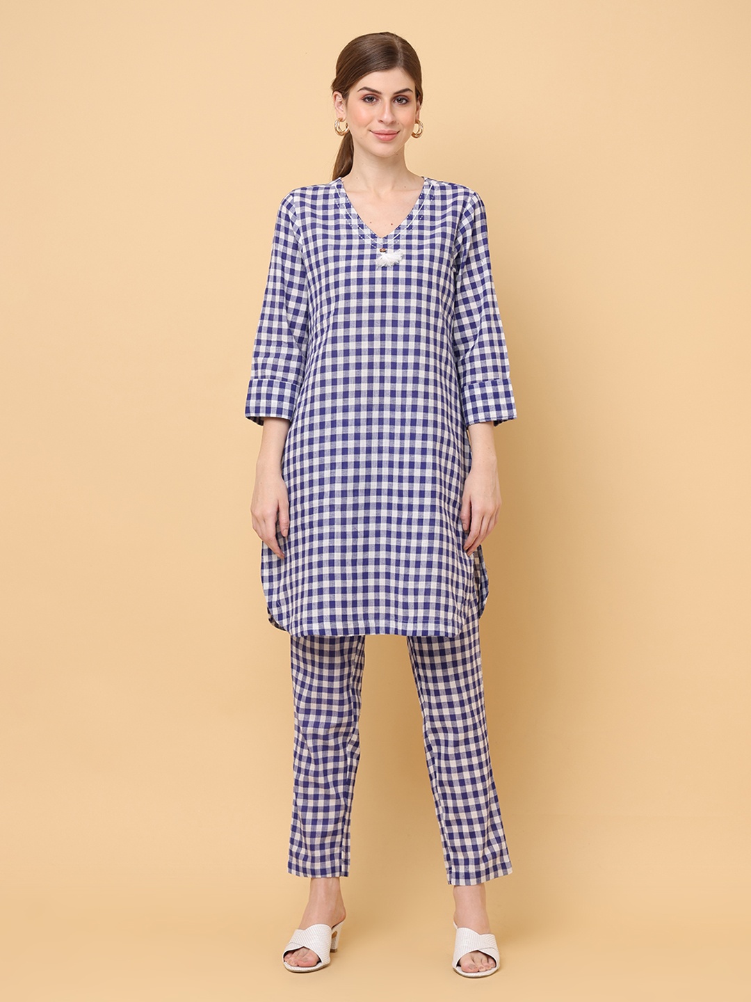 

aayusika Checked Printed V-Neck Pure Cotton Kurta with Trousers, Blue