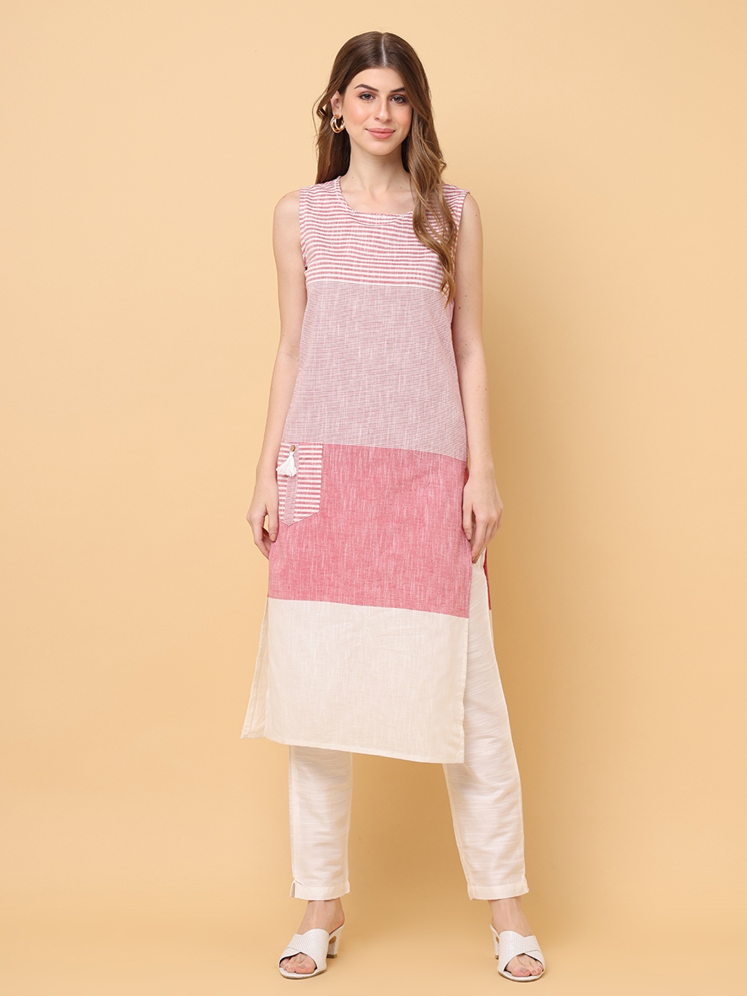 

aayusika Colourblocked Round Neck Pure Cotton Kurta with Trousers, Pink