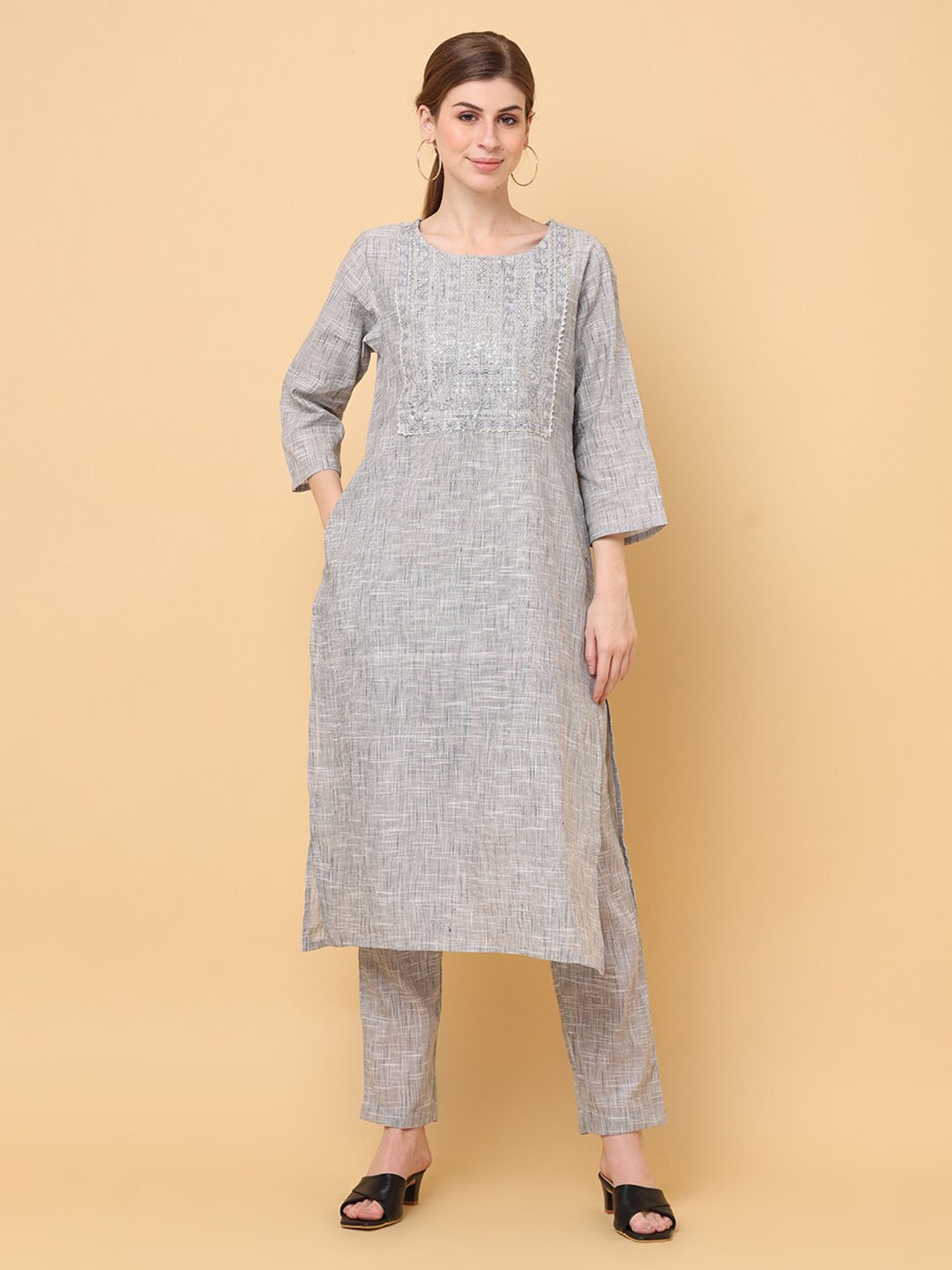 

aayusika Floral Embroidered Pure Cotton Gotta Patti Kurta With Trouser, Grey