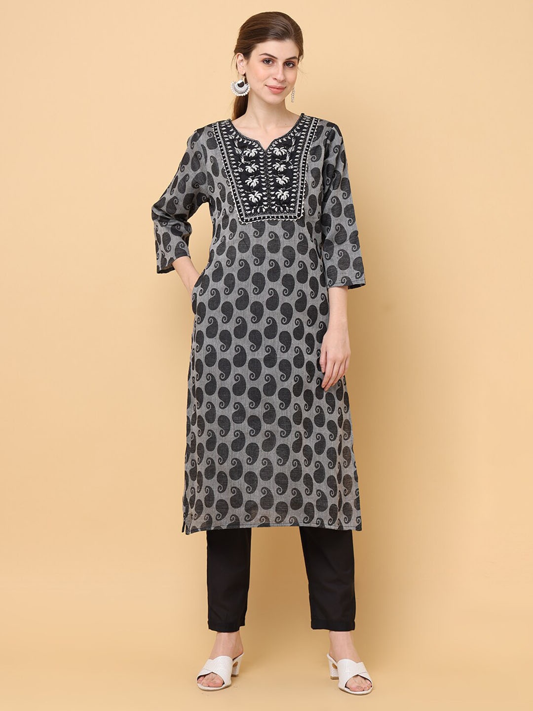 

aayusika Paisley Embroidered Regular Gotta Patti Pure Cotton Straight Kurta with Trousers, Black