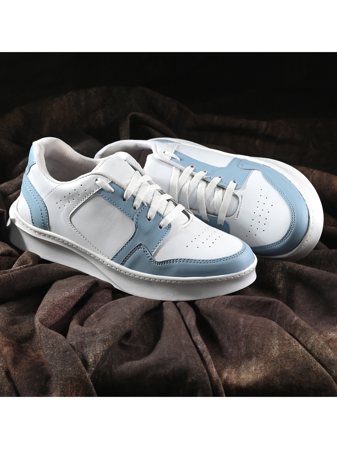 

Mast & Harbour Men Colourblocked Lace-Up Sneakers, White