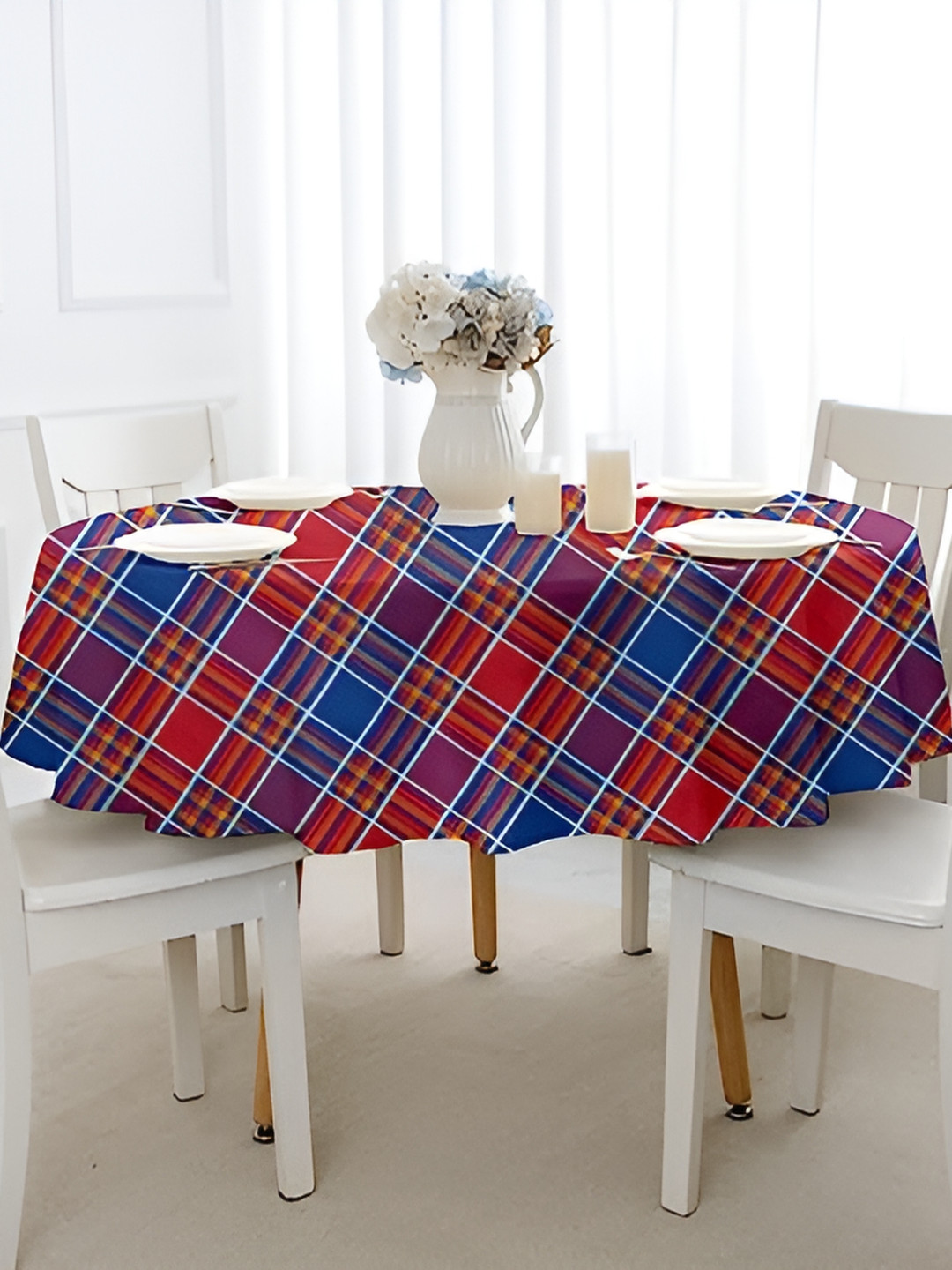 

Lushomes Red Cotton Round 6 Seater Table Cover