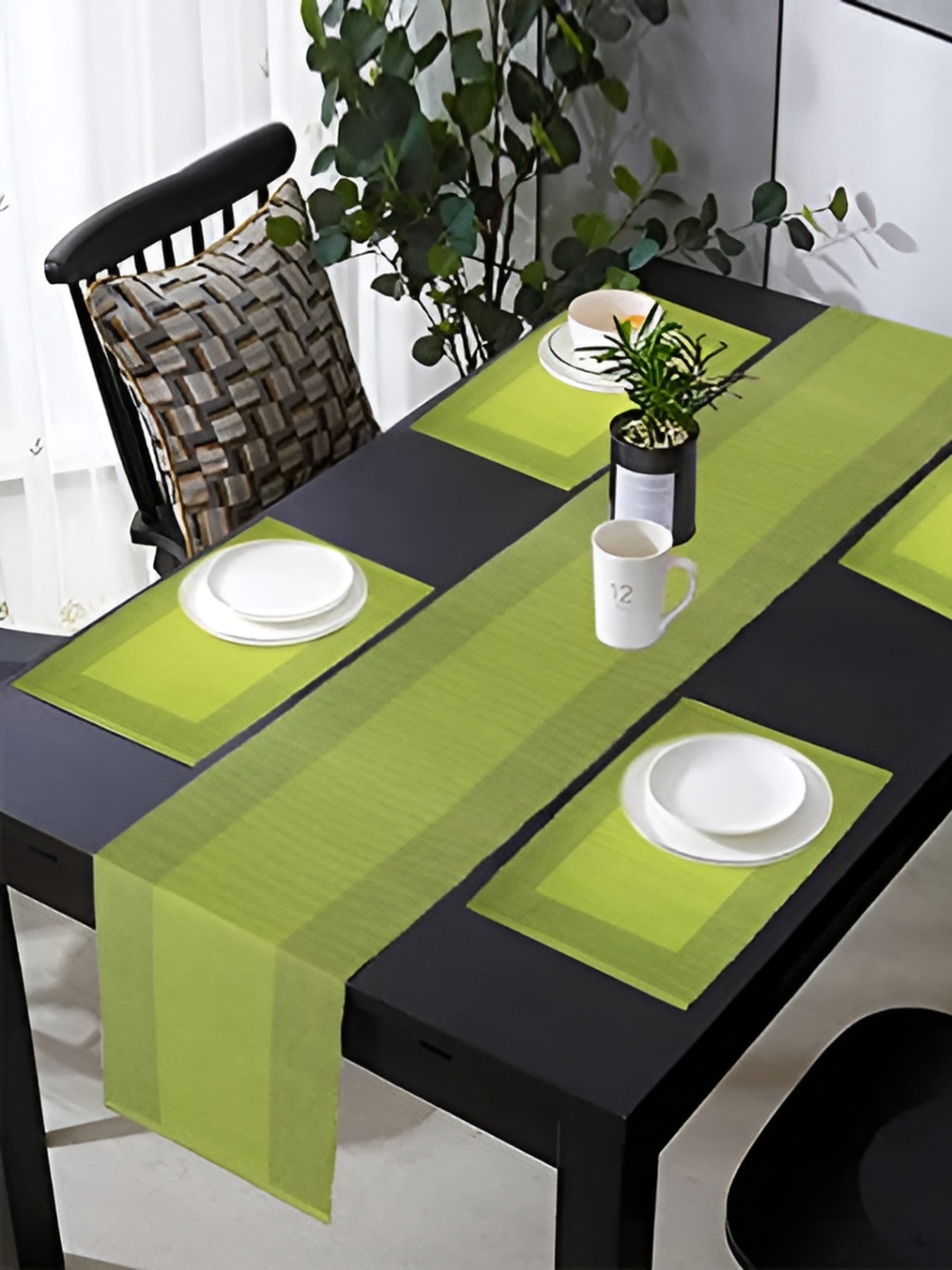 

Lushomes Green 5 Pieces Ribbed Pure Cotton Table Runner & Table Placemat