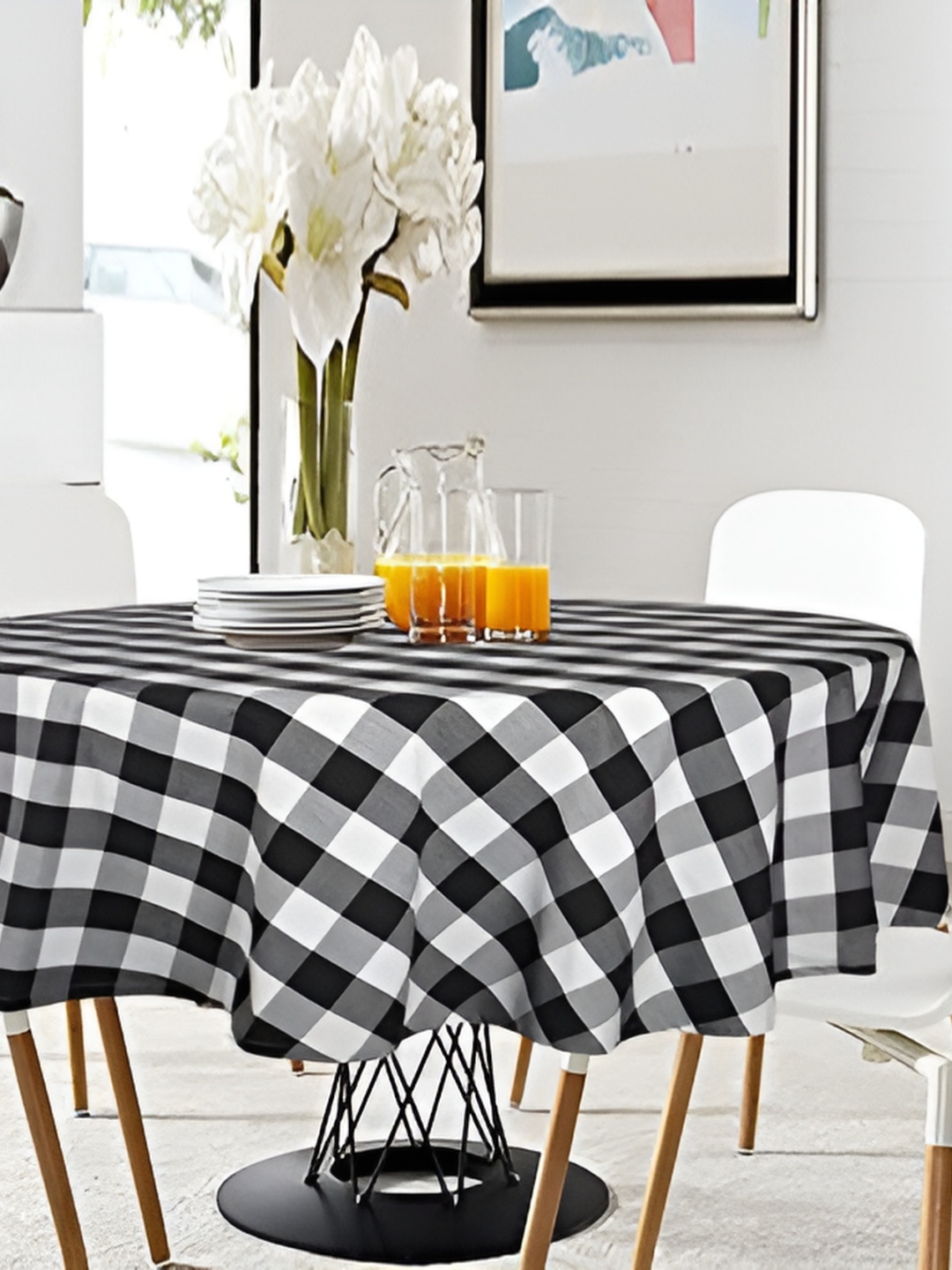 

Lushomes Black Cotton Round 2 Seater Table Cover