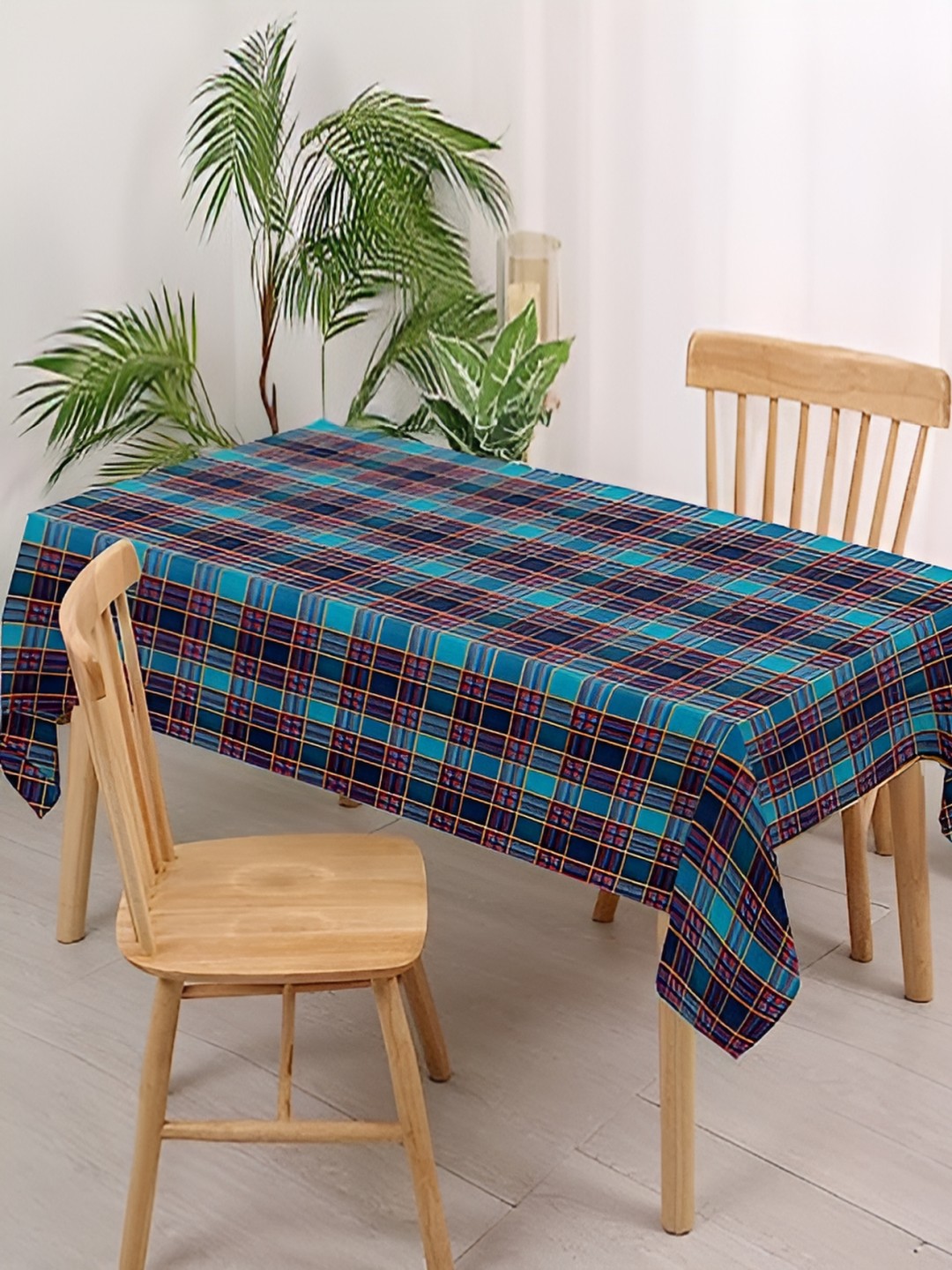 

Lushomes Green Cotton 4 seater Table