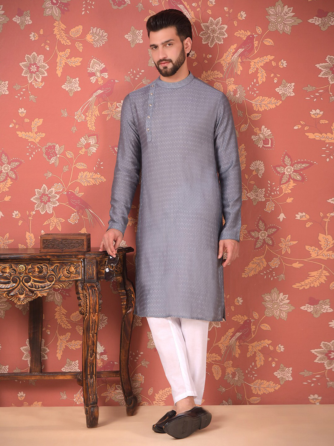

House of Pataudi Woven Design Straight Kurta With Pyjama, Silver