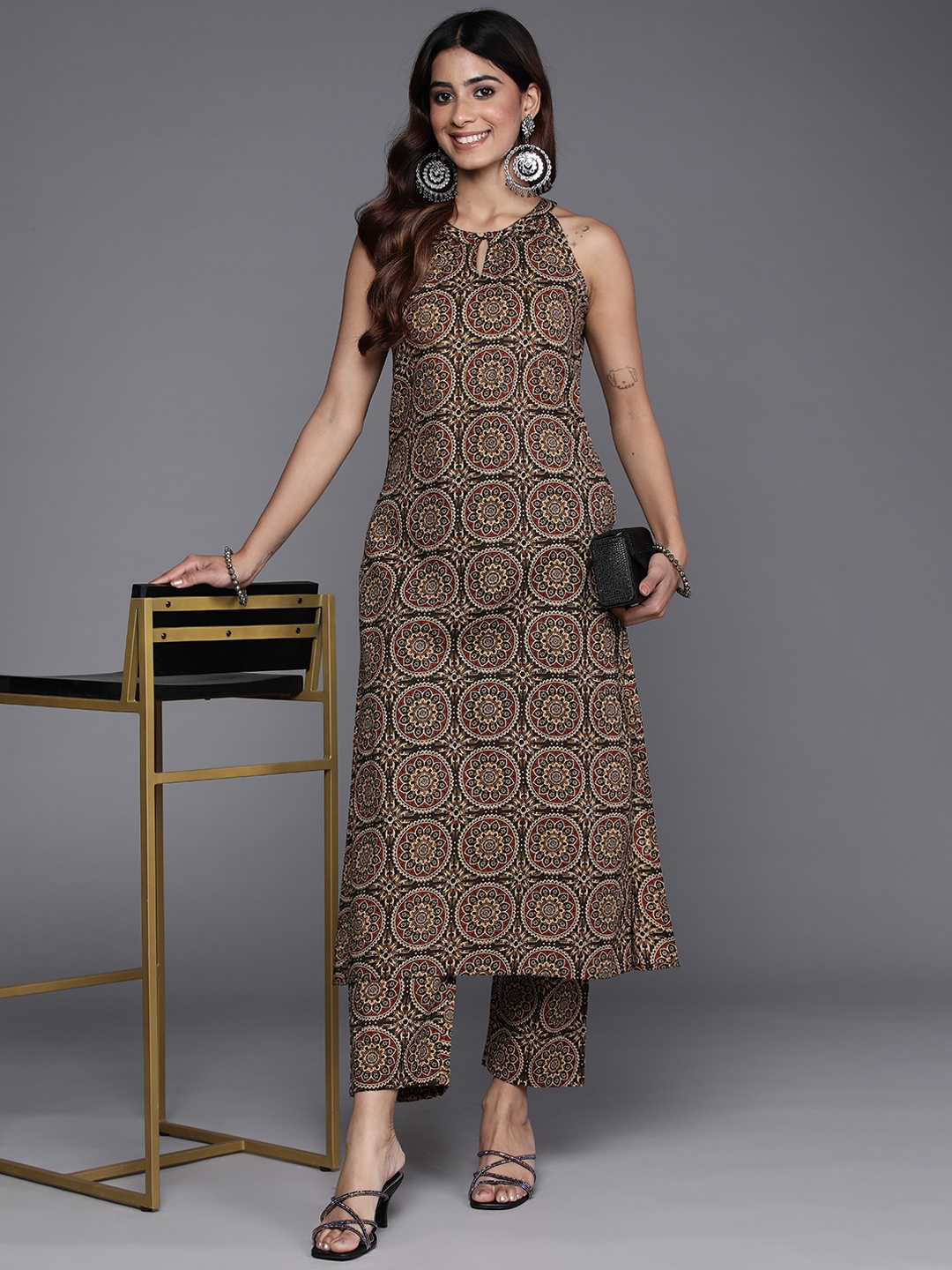 

Varanga Floral Printed Halter Neck Pure Cotton Kurta with Trousers, Black