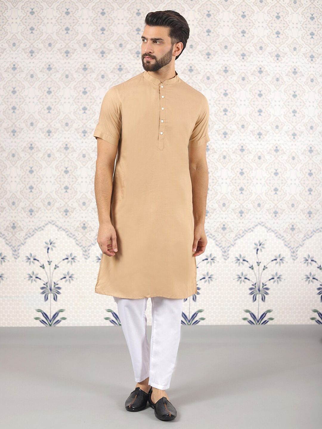 

Ode by House of Pataudi Brown Mandarin Collar Straight Kurta with Pyjamas