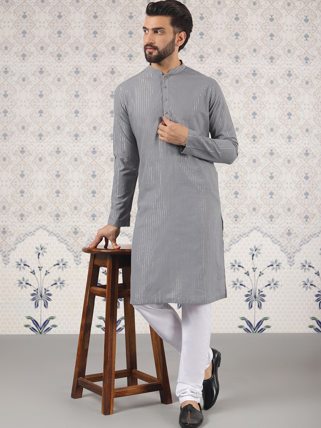 

Ode by House of Pataudi Striped Woven Design Jacquard Kurta With Churidar, Grey