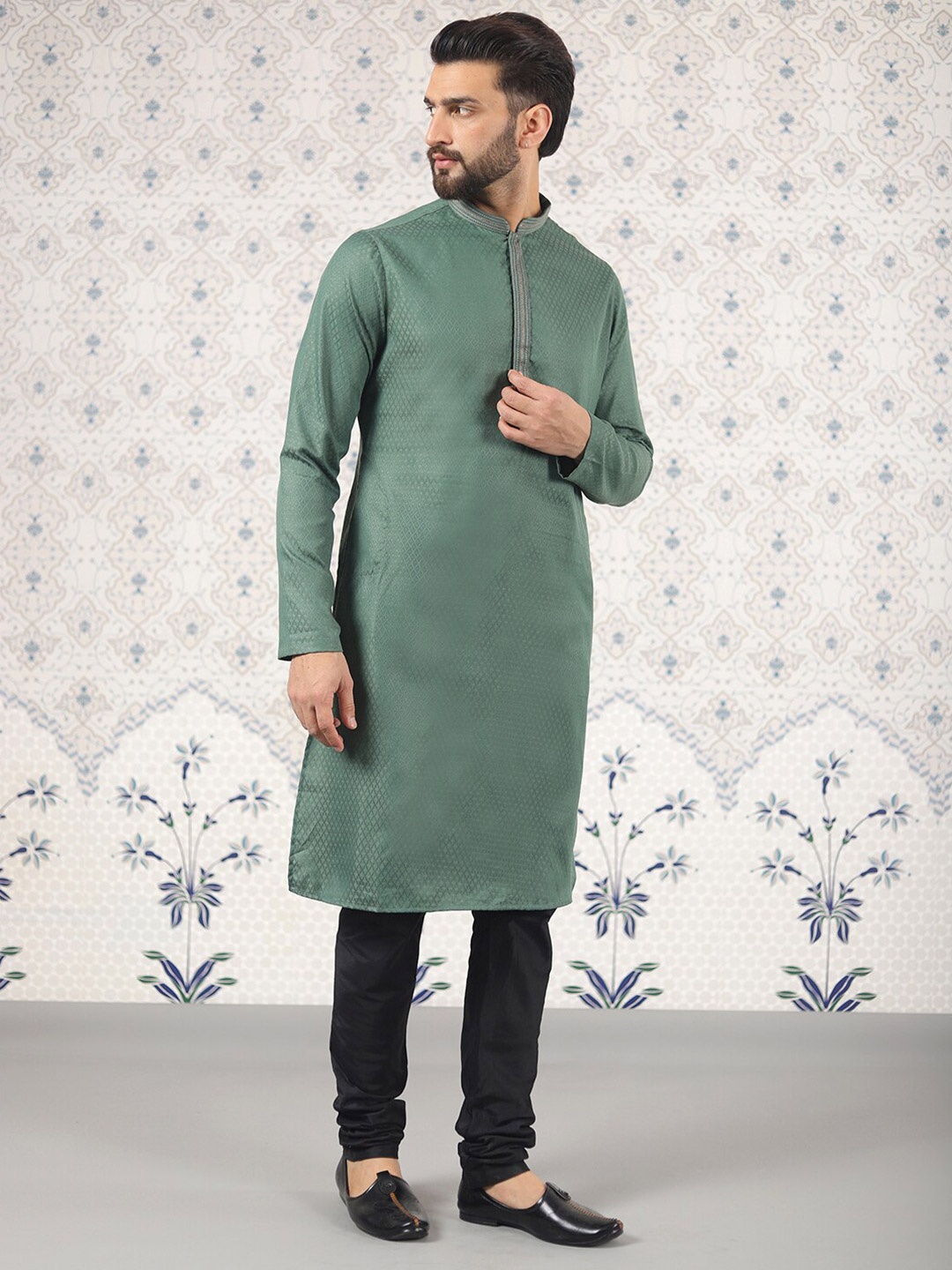 

Ode by House of Pataudi Geometric Woven Design Jacquard Kurta With Churidar, Green