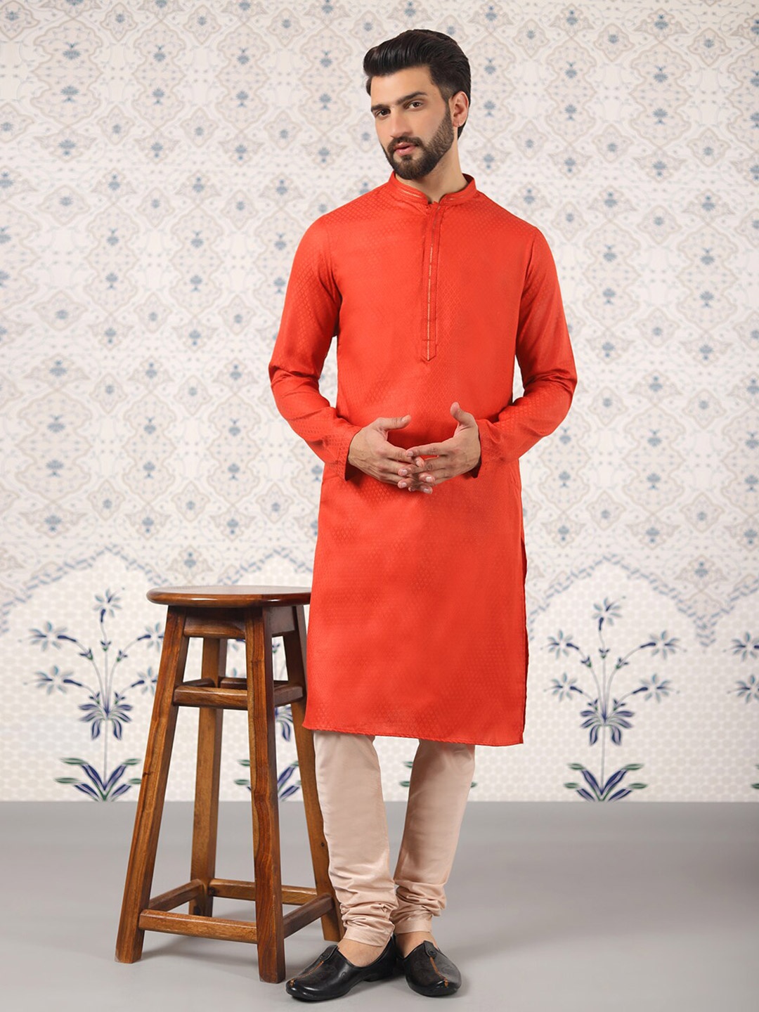 

Ode by House of Pataudi Geometric Woven Design Jacquard Kurta With Churidar, Red