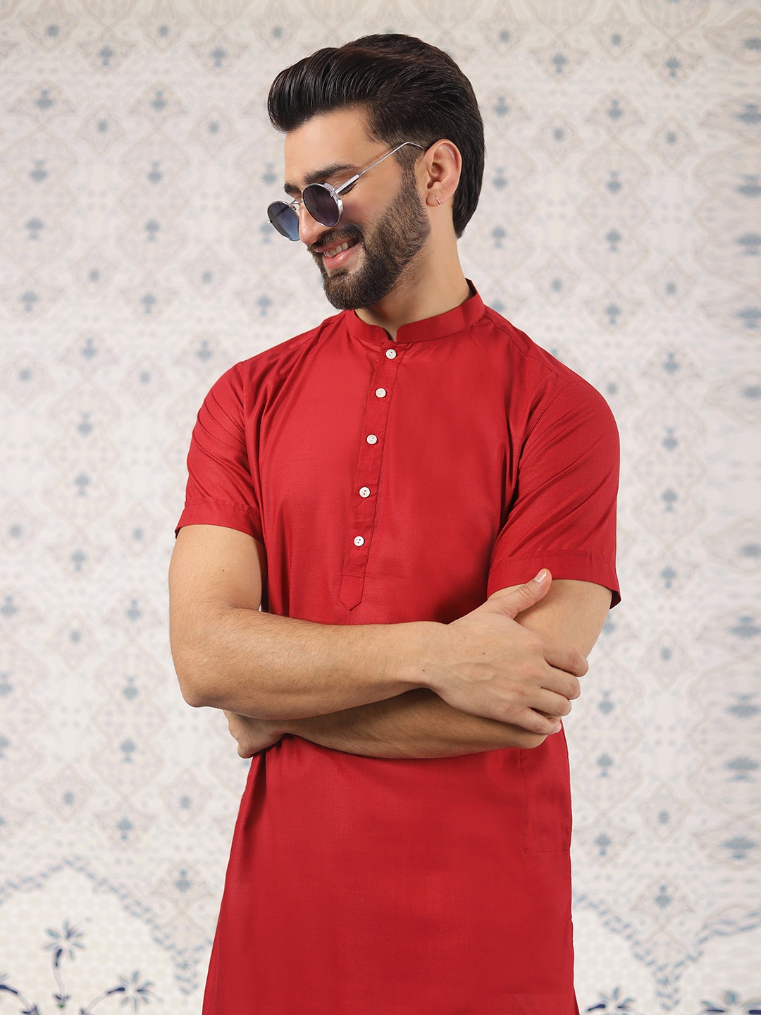 

Ode by House of Pataudi Mandarin Collar Regular Straight Kurta with Pyjamas, Red