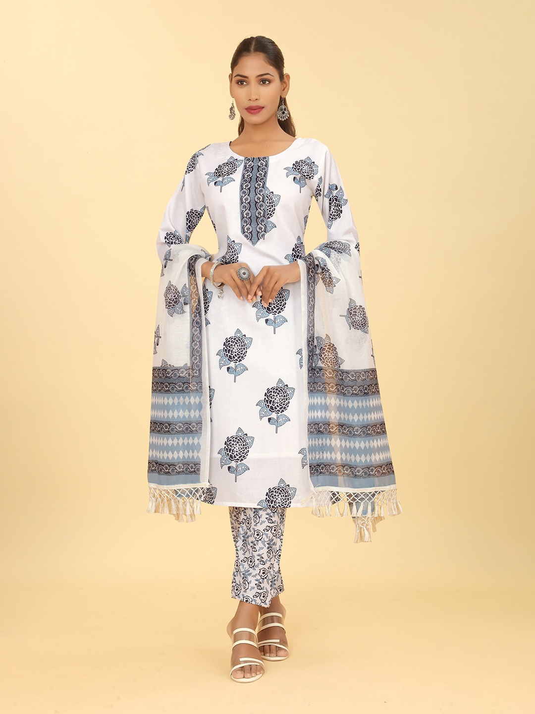 

DARIAN Floral Printed Regular Kurta with Trousers & Dupatta, White