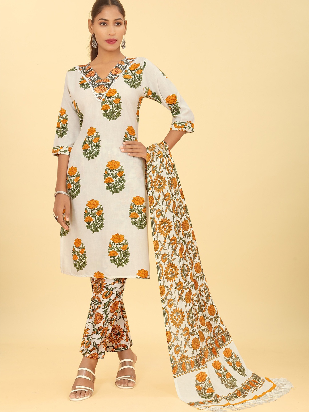 

DARIAN Ethnic Motifs Printed Regular Kurta with Trousers & Dupatta, Yellow