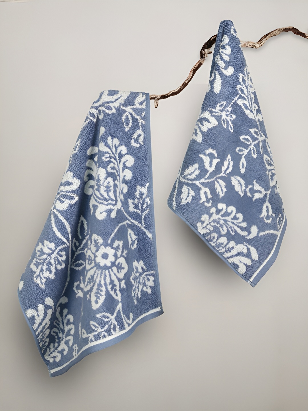 

MYTRIDENT 2 Pieces Blue & White Printed 500 GSM Pure Cotton Hand Towels