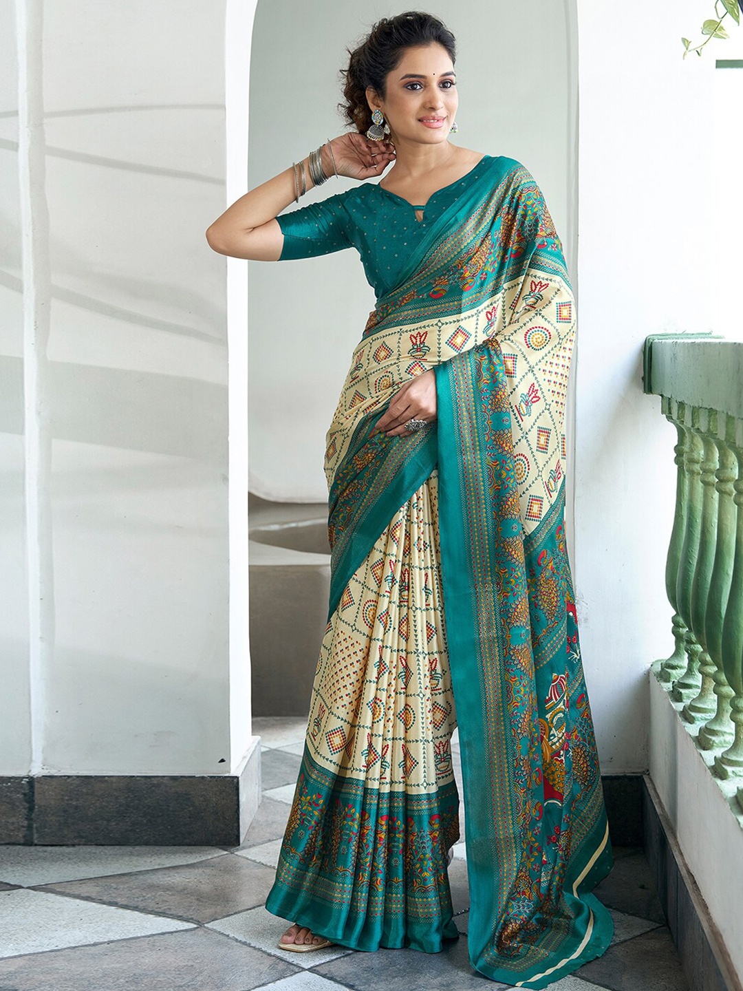 

Satrani Bandhani Zari Silk Patola Saree, Cream