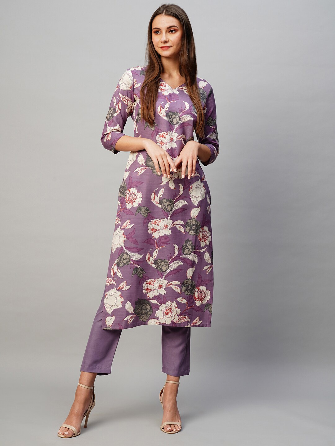 

GoSriKi Women Floral Printed Plus Size Regular Kurta with Trousers, Purple