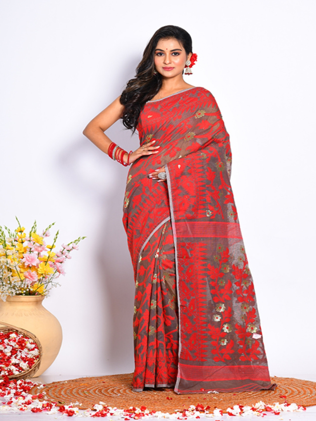 

Morchari Floral Woven Design Pure Cotton Jamdani Saree, Brown