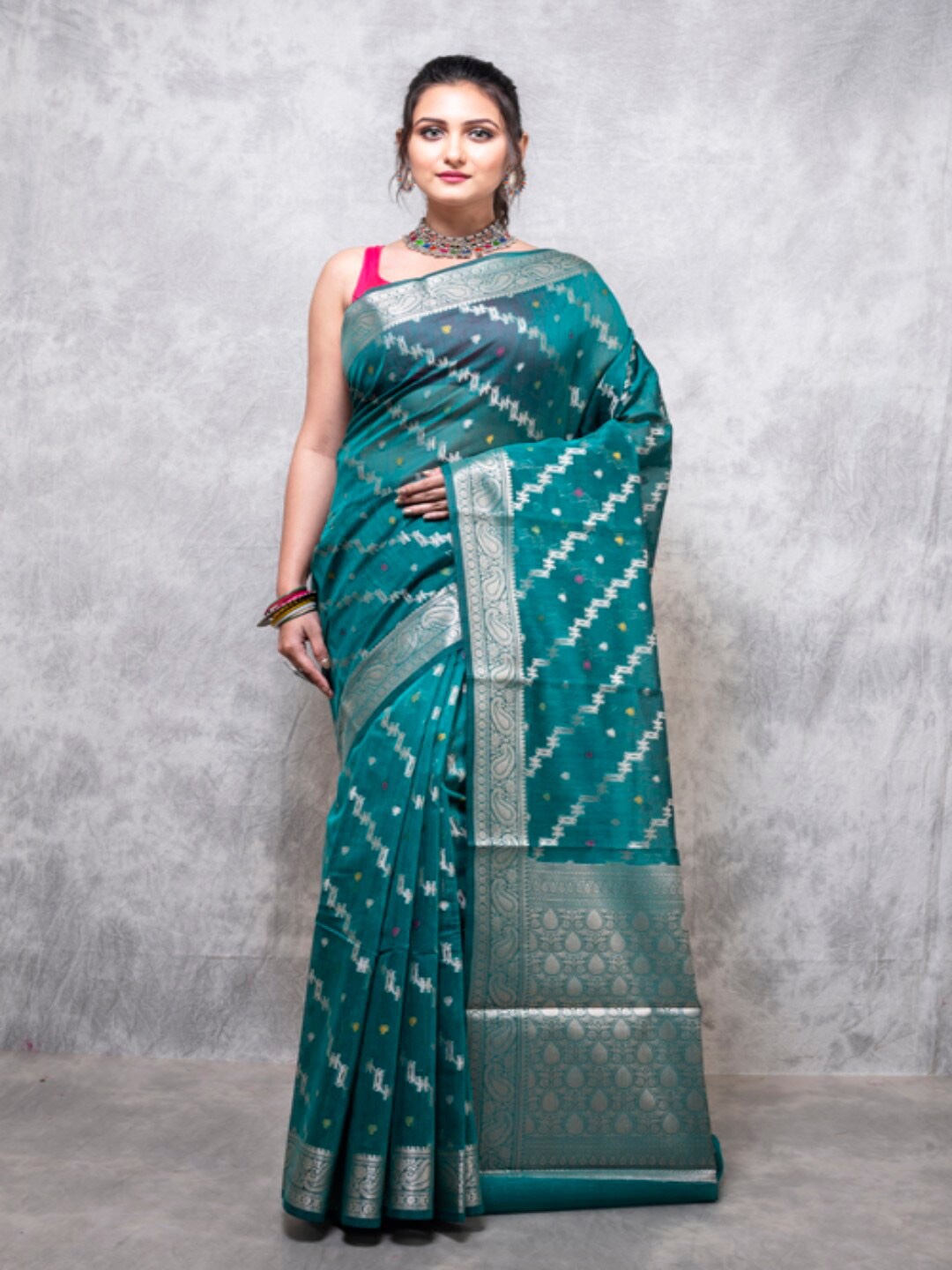 

Morchari Striped Woven Design Zari Saree, Sea green