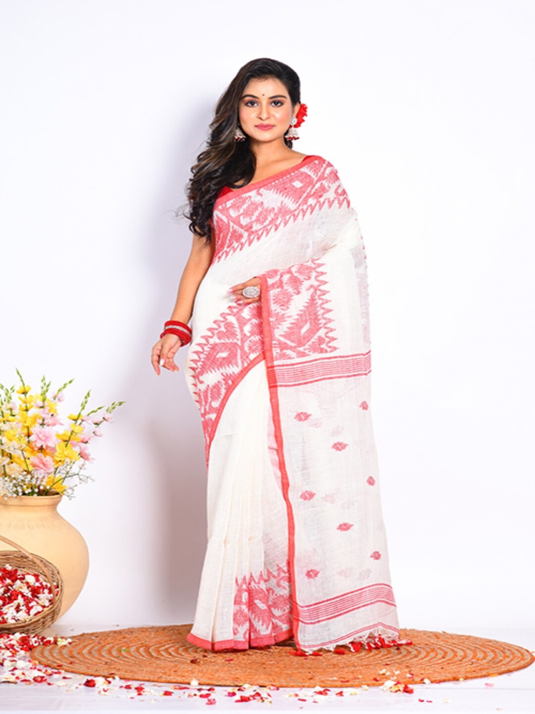 

Morchari Ethnic Motifs Woven Design Pure Cotton Jamdani Saree, Off white