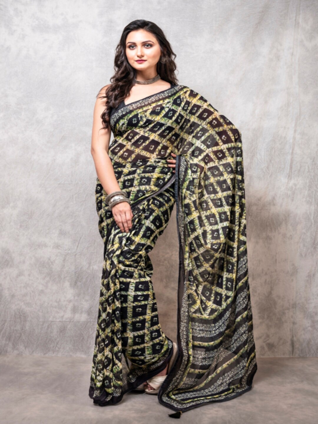 

Morchari Geometric Printed Pure Georgette Saree, Black