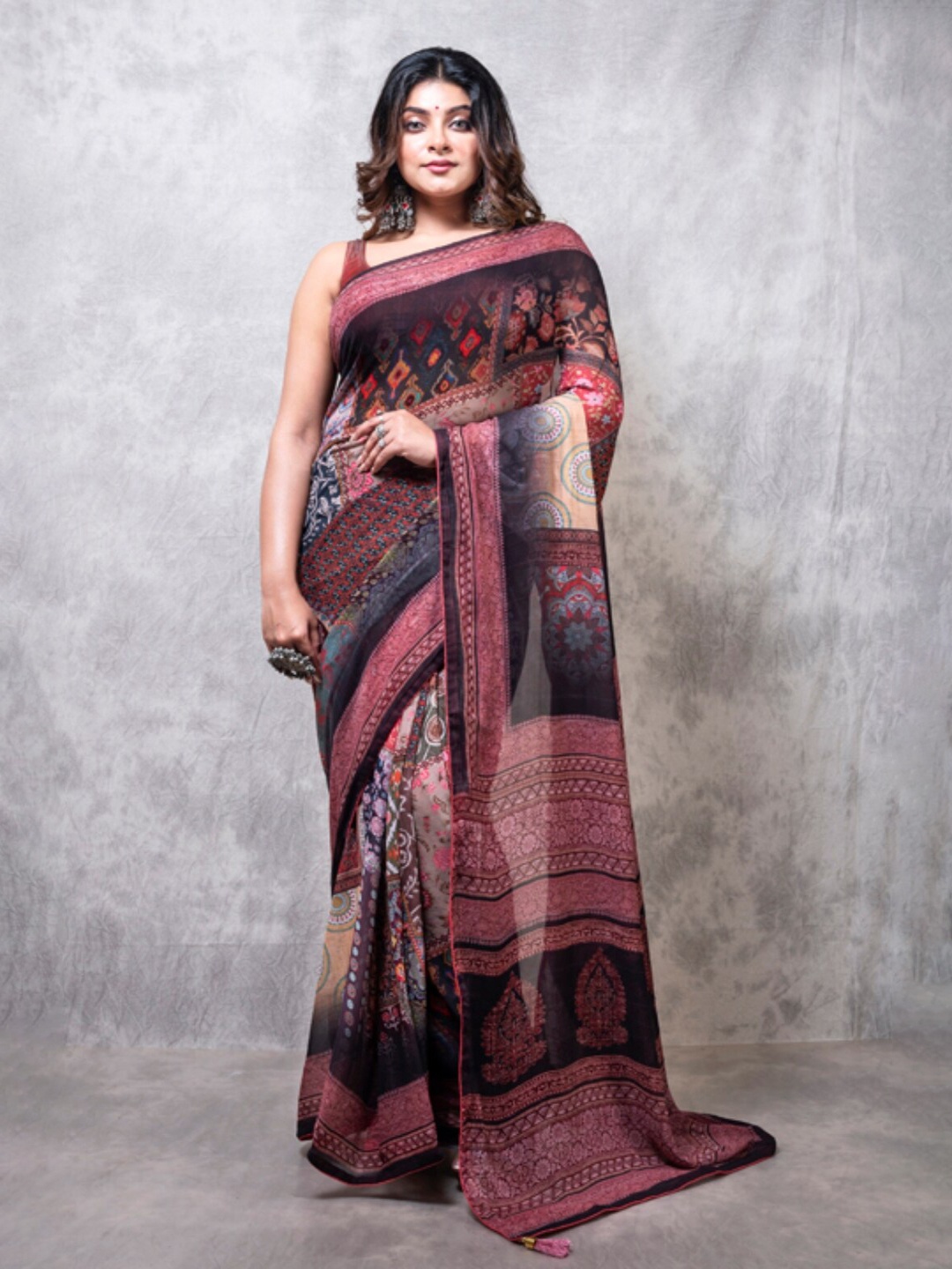 

Morchari Abstract Printed Pure Georgette Saree, Black