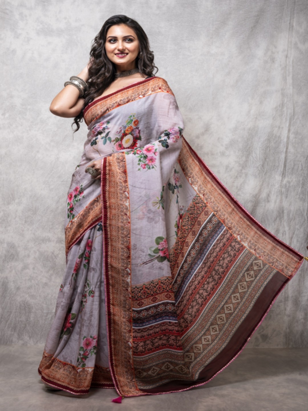 

Morchari Floral Printed Gotta Patti Organza Saree, Grey