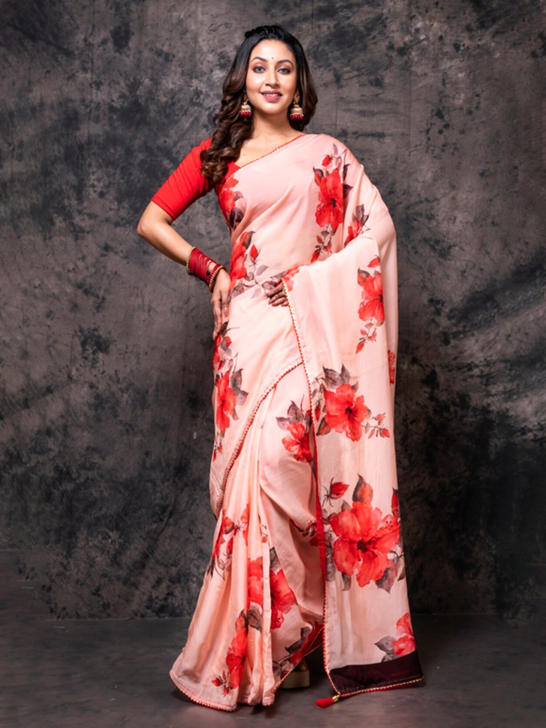 

Morchari Floral Organza Saree, Peach