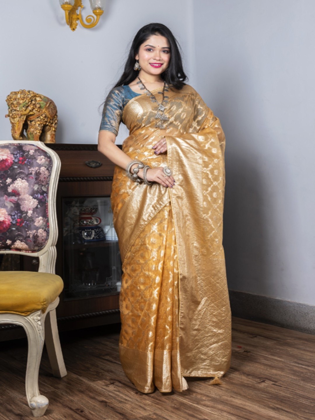 

Morchari Woven Design Zari Organza Saree, Yellow