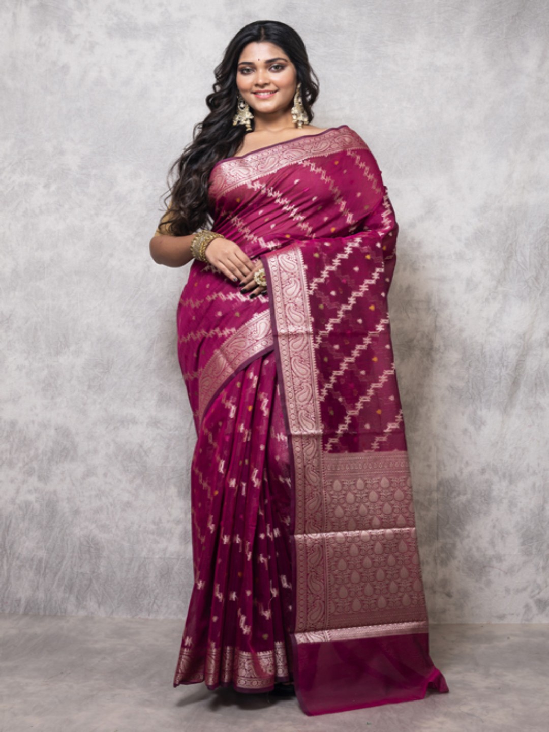 

Morchari Ethnic Motifs Woven Design Zari Saree, Magenta