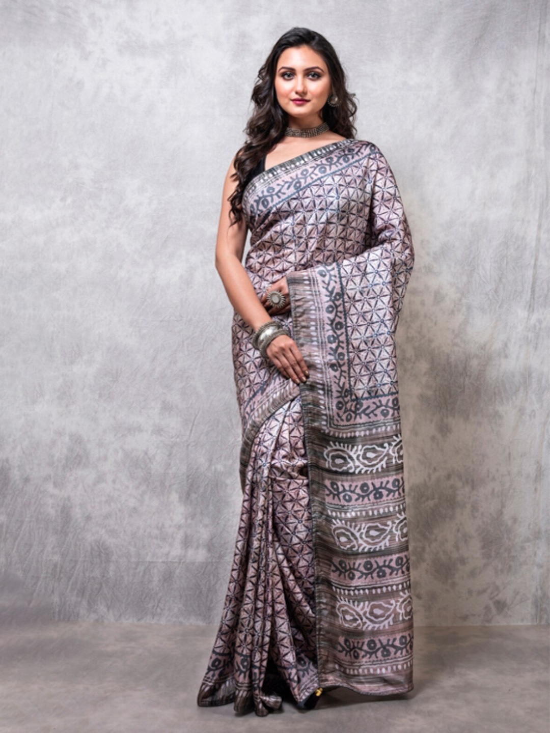 

Morchari Geometric Printed Pure Silk Saree, Grey