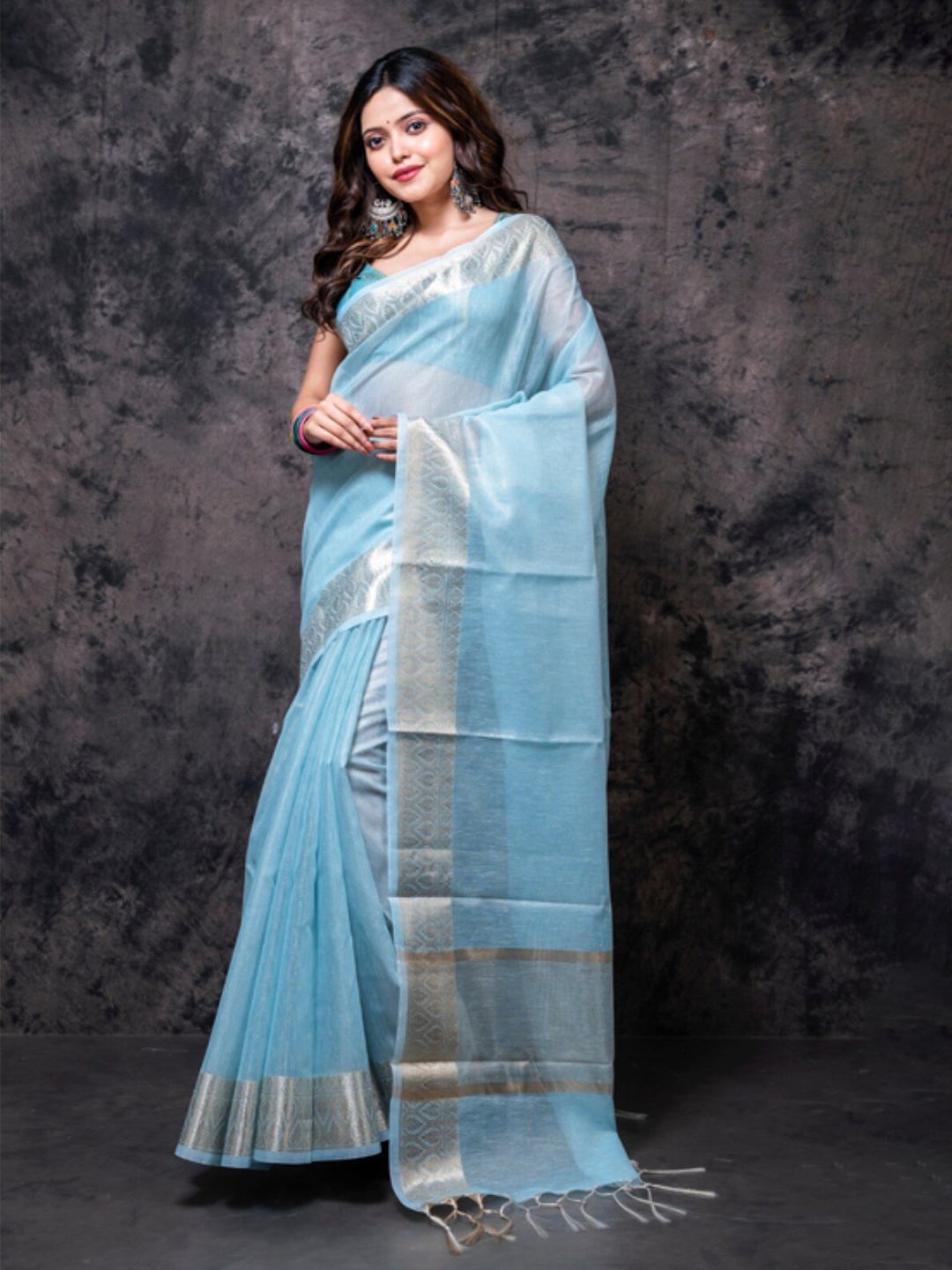 

Morchari Woven Design Zari Tissue Saree, Blue