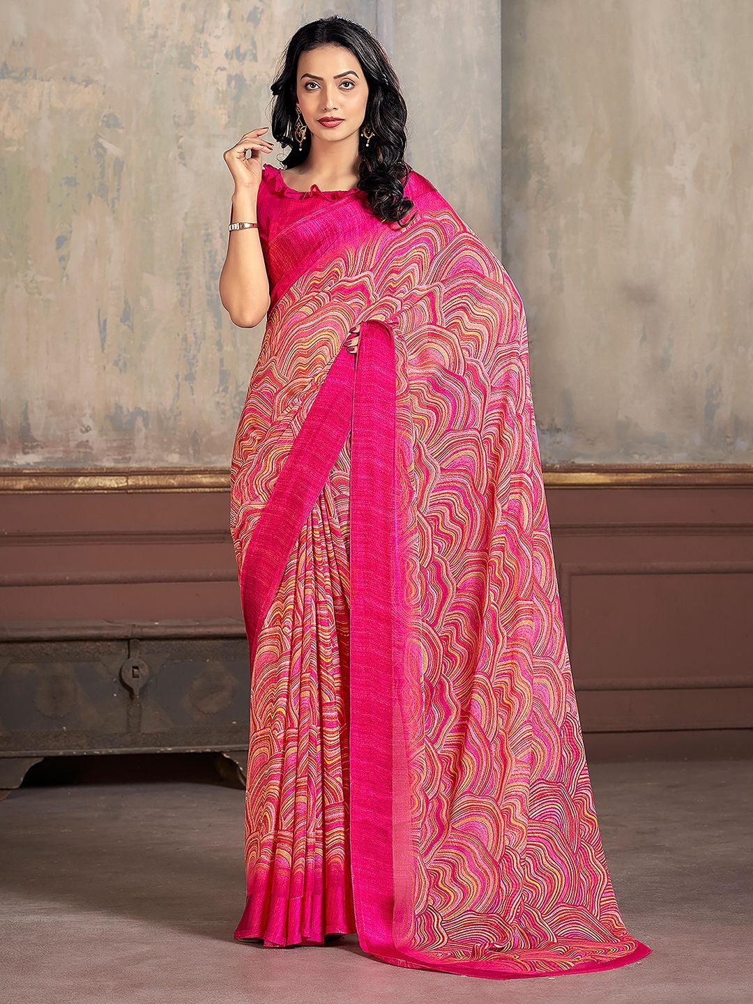 

Mitera Geometric Printed Saree, Red