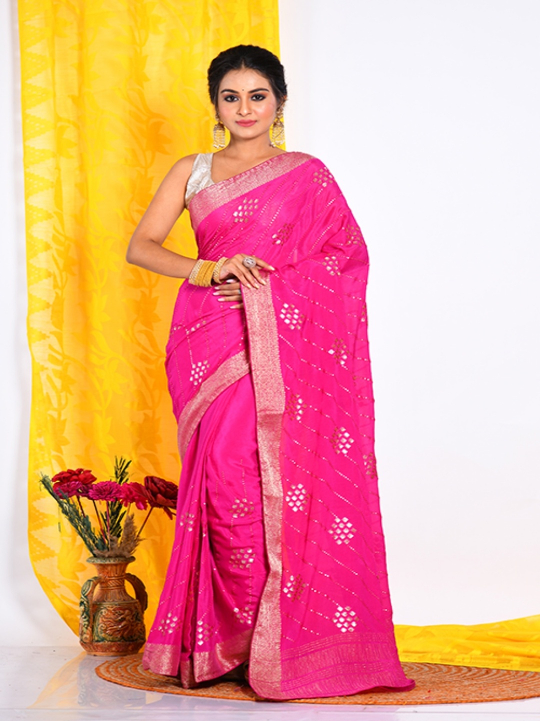 

Morchari Embroidered Geometric Zari Pure Chiffon Saree, Pink