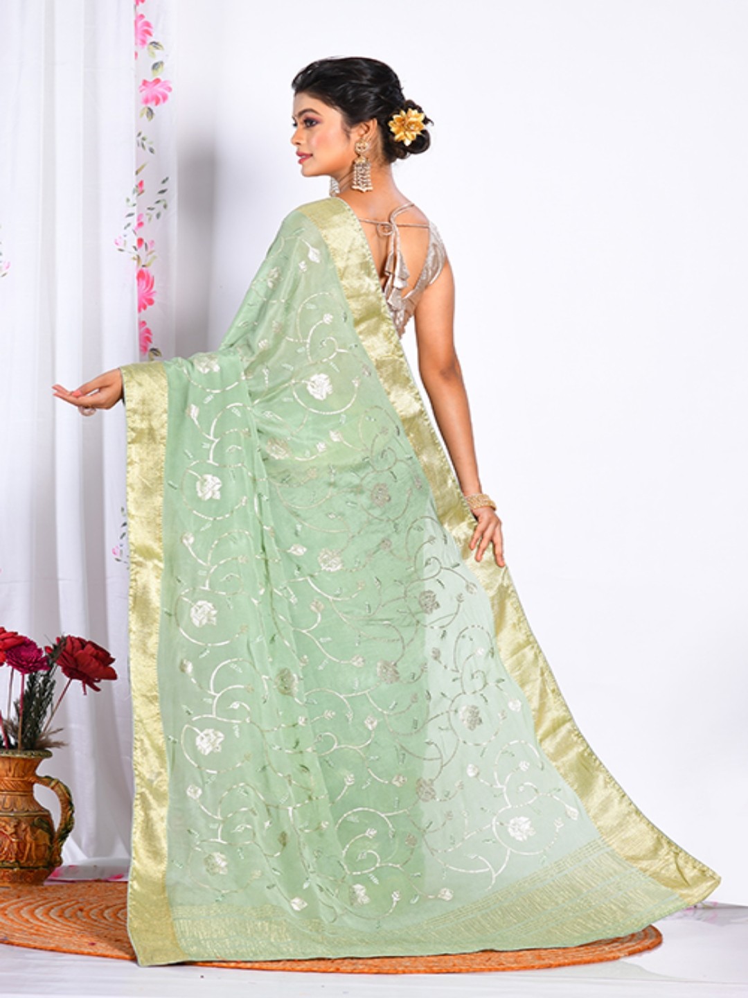 

Morchari Floral Embroidered Pure Chiffon Saree, Sea green