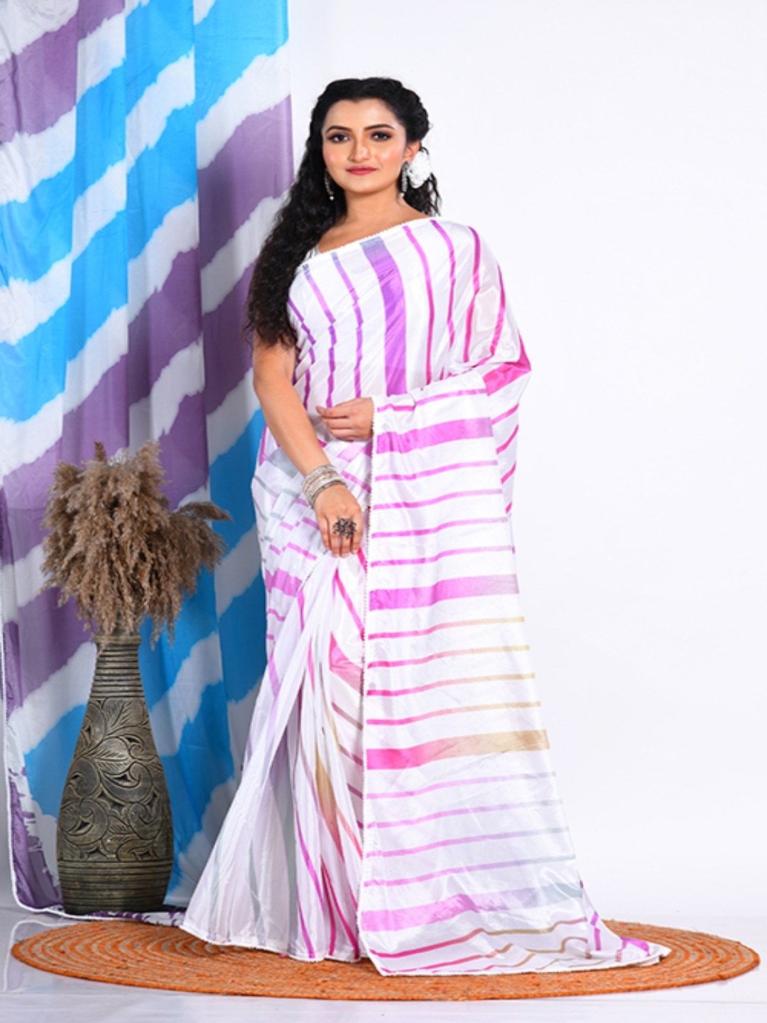 

Morchari Striped Printed Saree, White