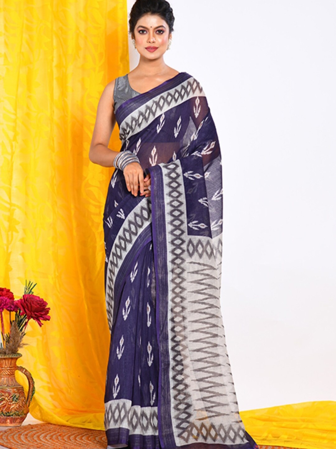 

Morchari Floral Printed Zari Saree, Blue