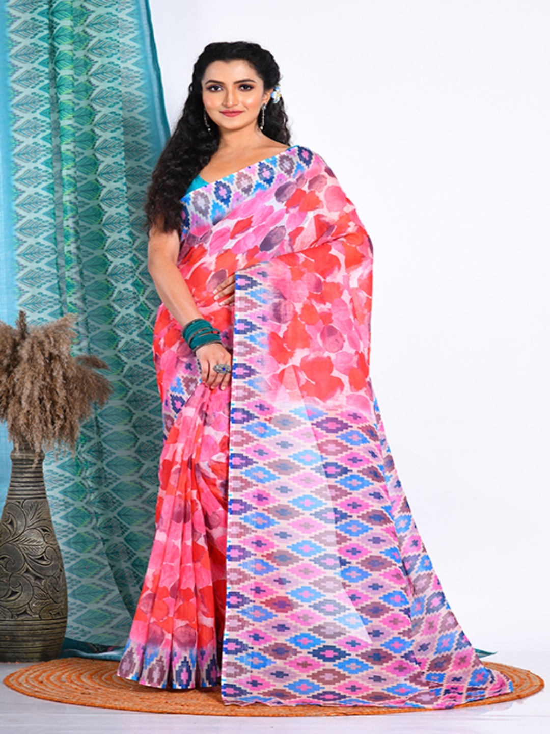 

Morchari Abstract Saree, Red