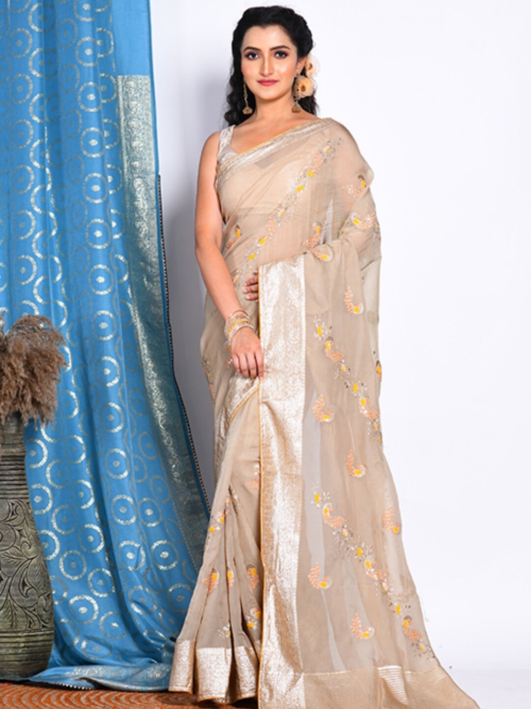 

Morchari Floral Embroidered Zari Organza Saree, Beige