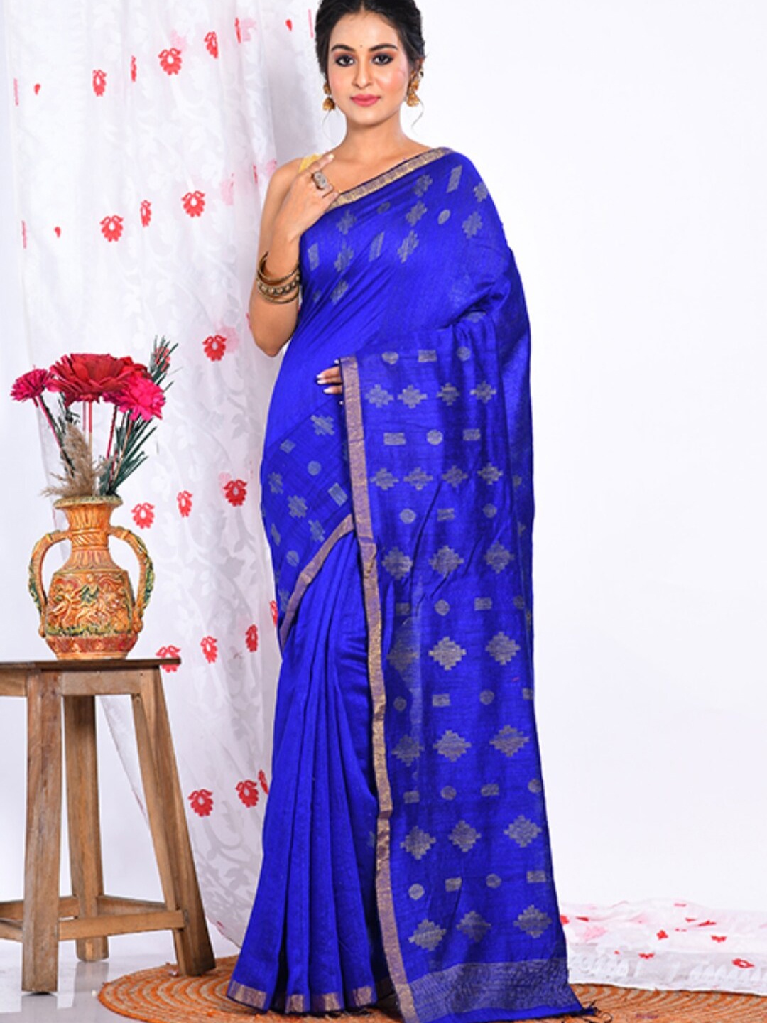 

Morchari Geometric Woven Design Zari Saree, Blue