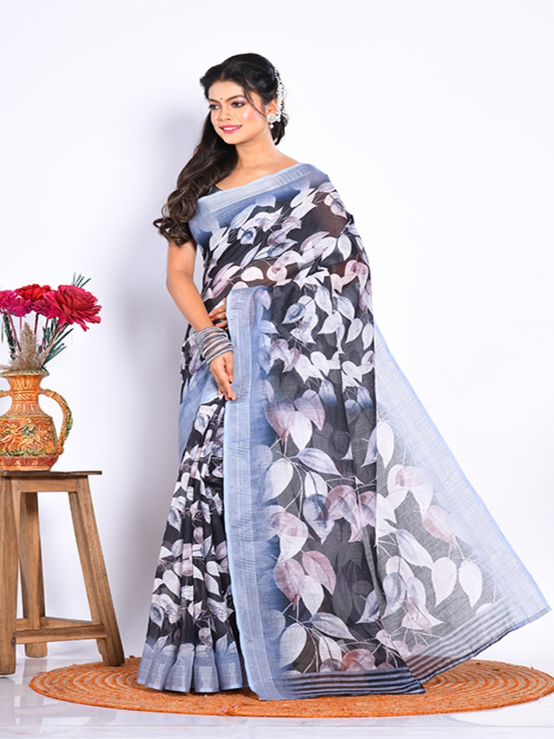 

Morchari Floral Printed Zari Saree, Black