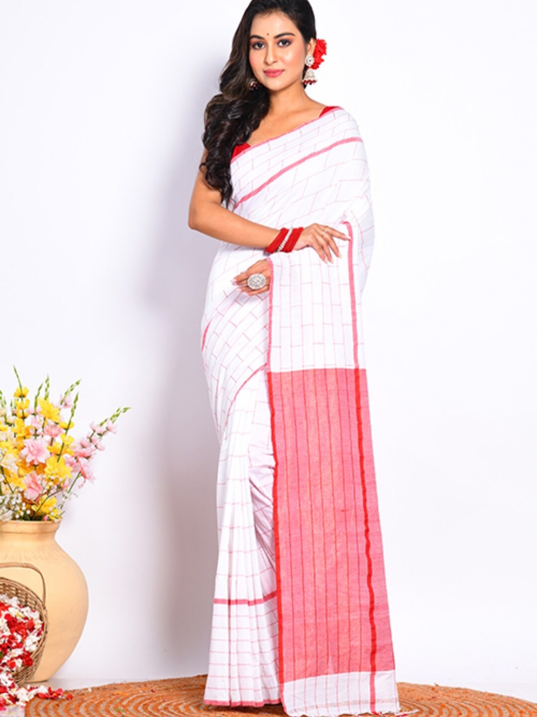 

Morchari Checked Saree, White